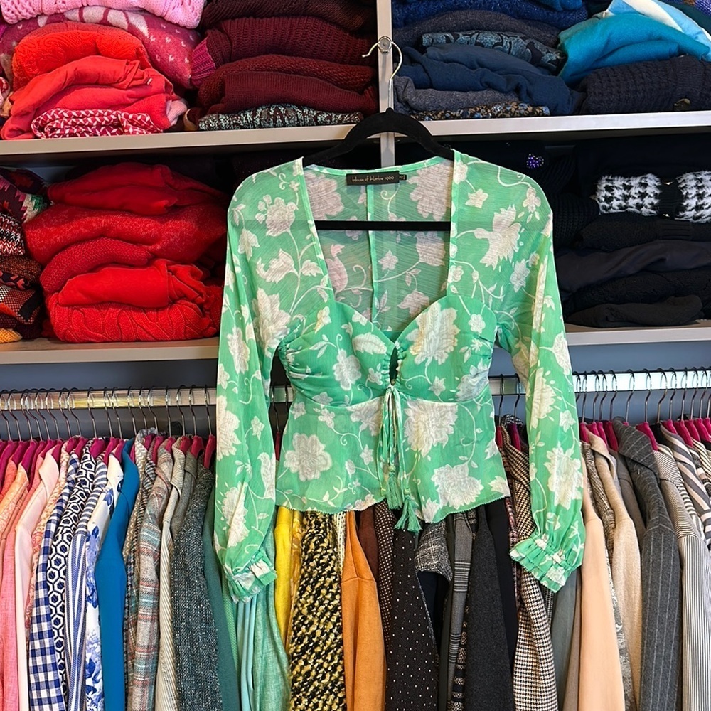 House of Harlow 1960 green/white floral print v neck gauzy long sleeve top XS